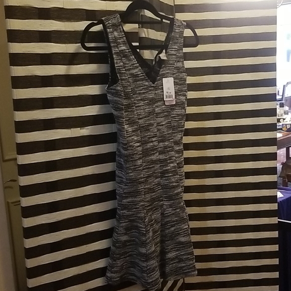 Banana Republic mermaid hem tweed look dress - Picture 3 of 5